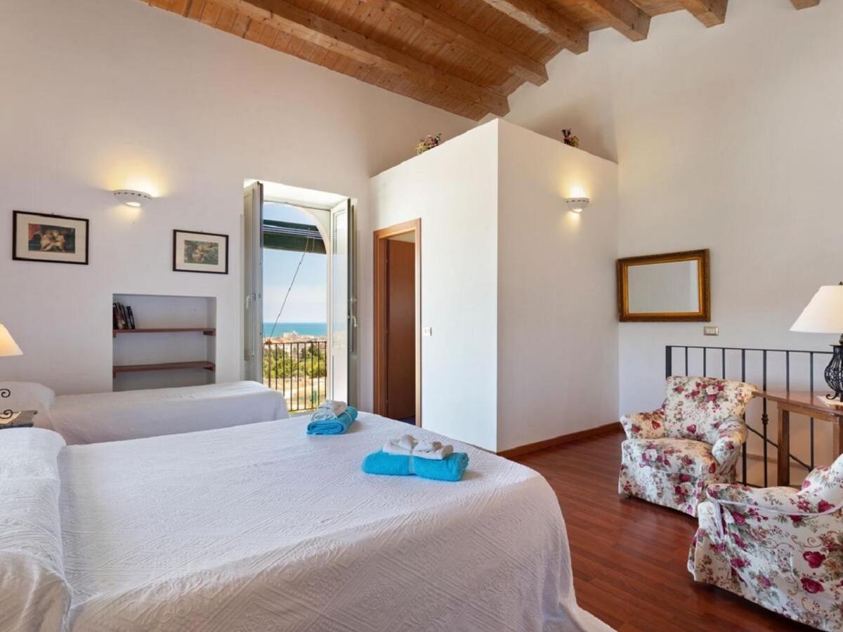 Il Baglio Di Kharrub Rural Guest House Pozzallo Buitenkant foto
