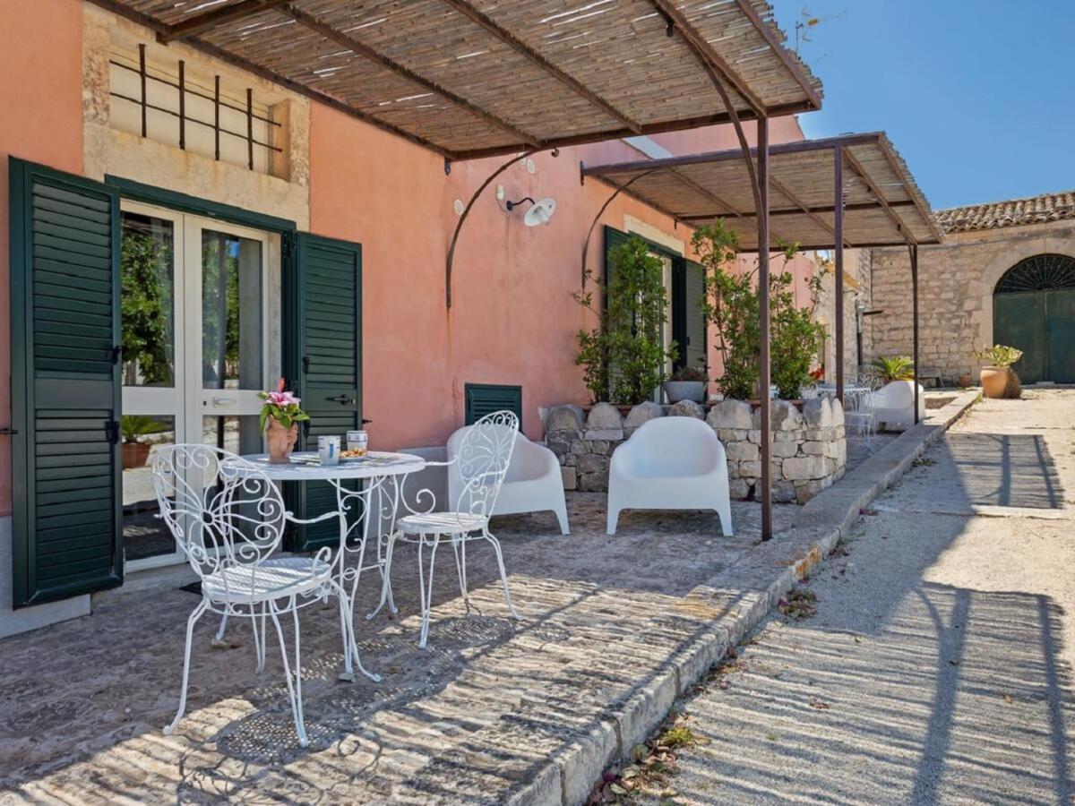 Il Baglio Di Kharrub Rural Guest House Pozzallo Buitenkant foto
