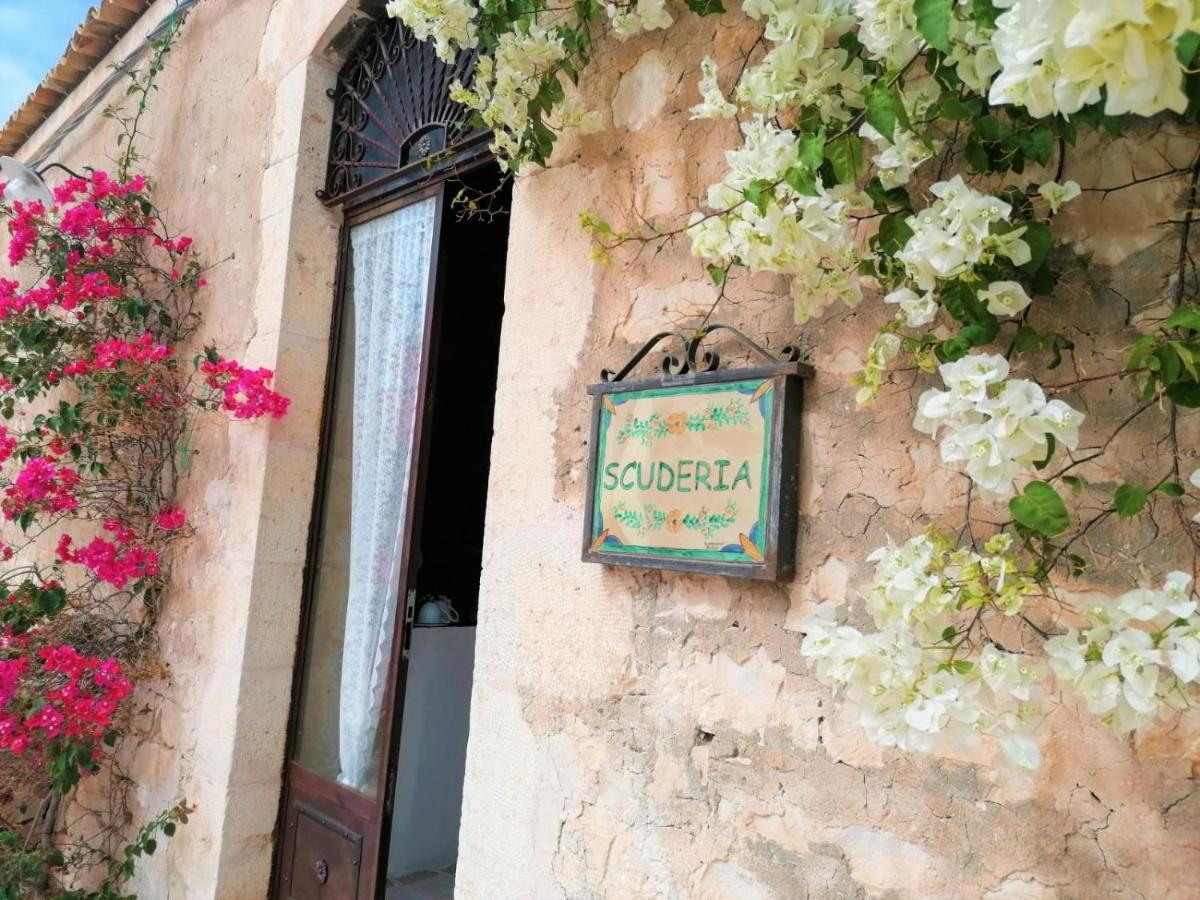 Il Baglio Di Kharrub Rural Guest House Pozzallo Buitenkant foto