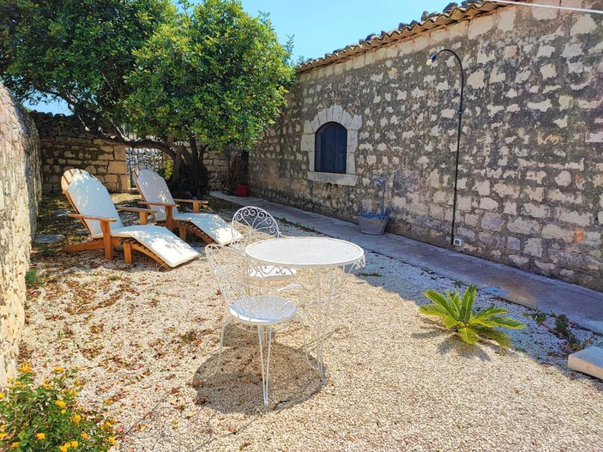 Il Baglio Di Kharrub Rural Guest House Pozzallo Buitenkant foto