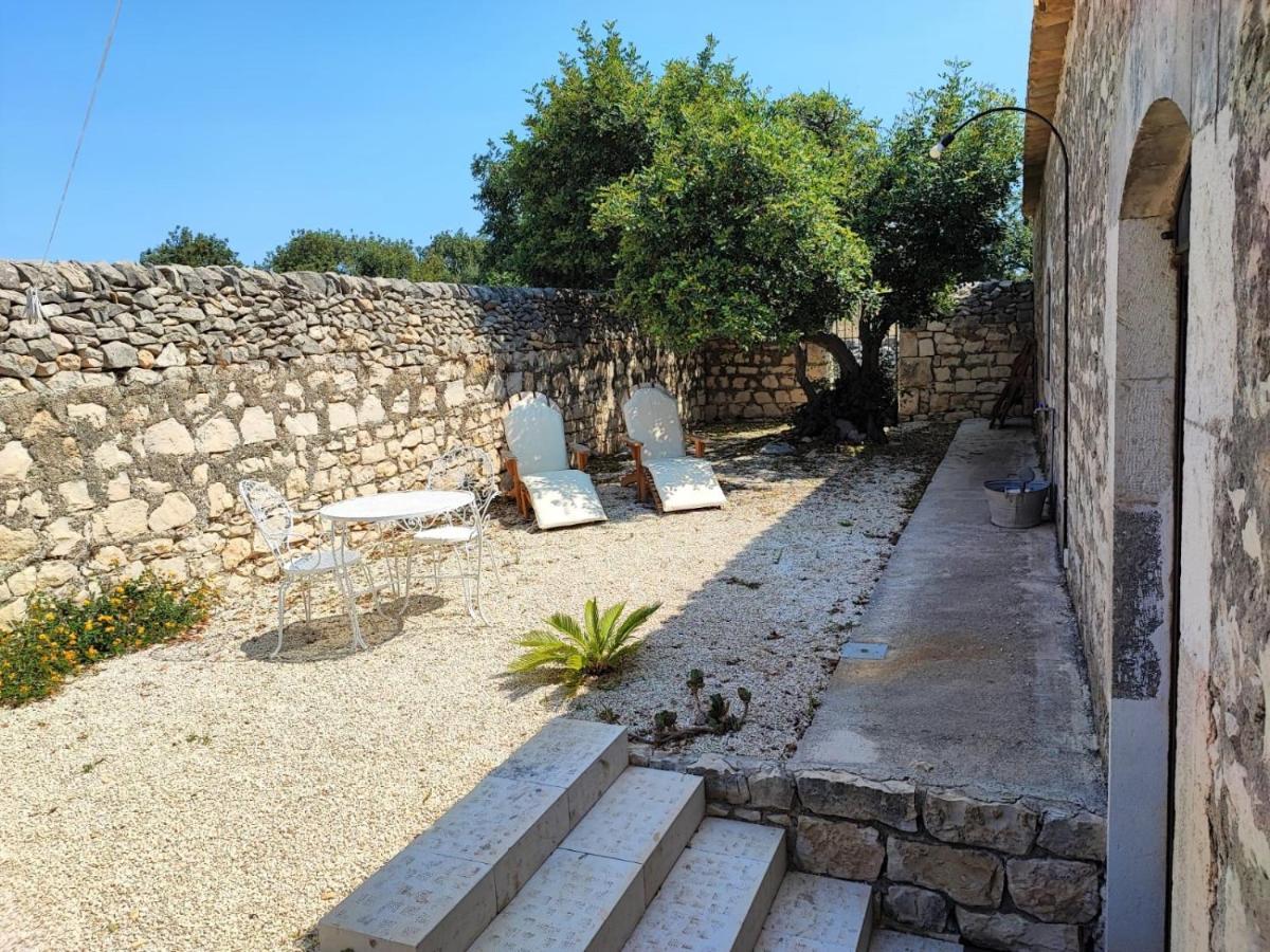 Il Baglio Di Kharrub Rural Guest House Pozzallo Buitenkant foto