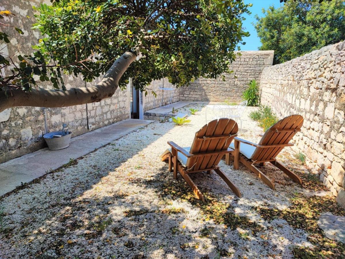 Il Baglio Di Kharrub Rural Guest House Pozzallo Buitenkant foto