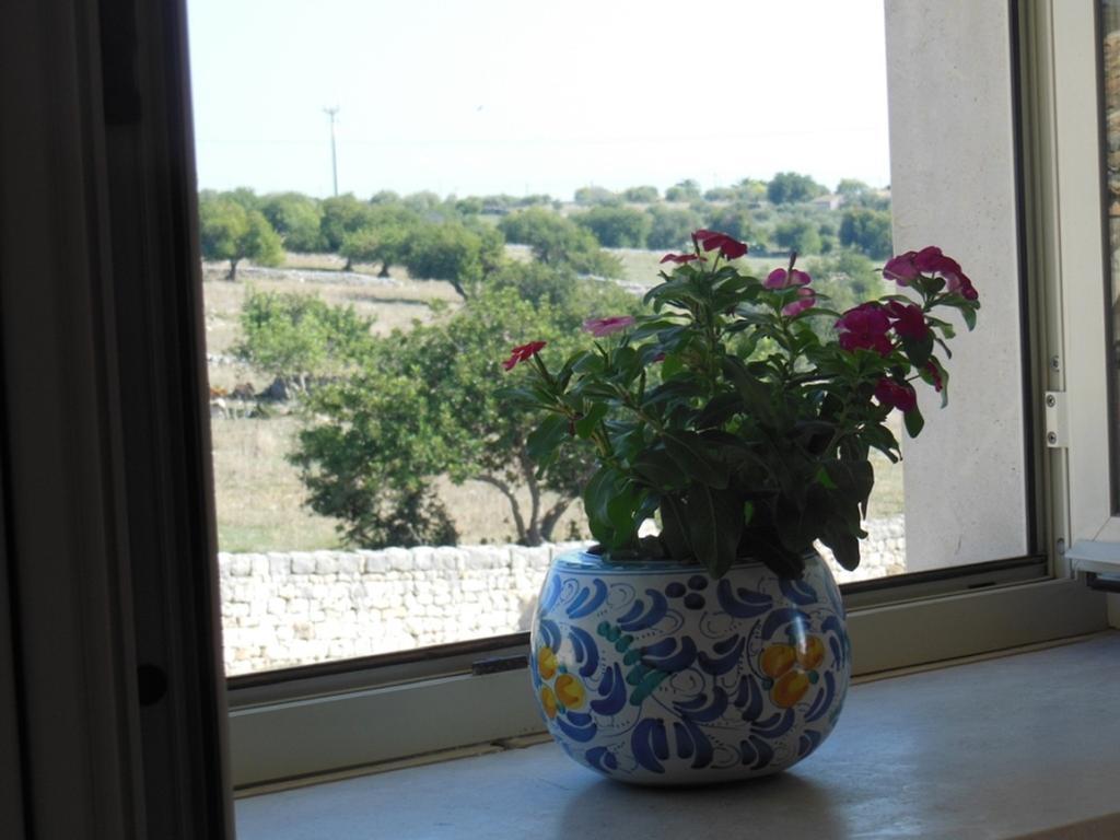 Il Baglio Di Kharrub Rural Guest House Pozzallo Buitenkant foto