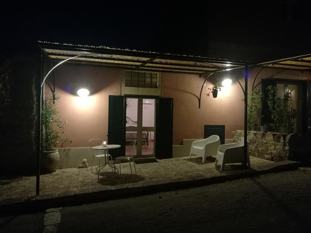 Il Baglio Di Kharrub Rural Guest House Pozzallo Buitenkant foto