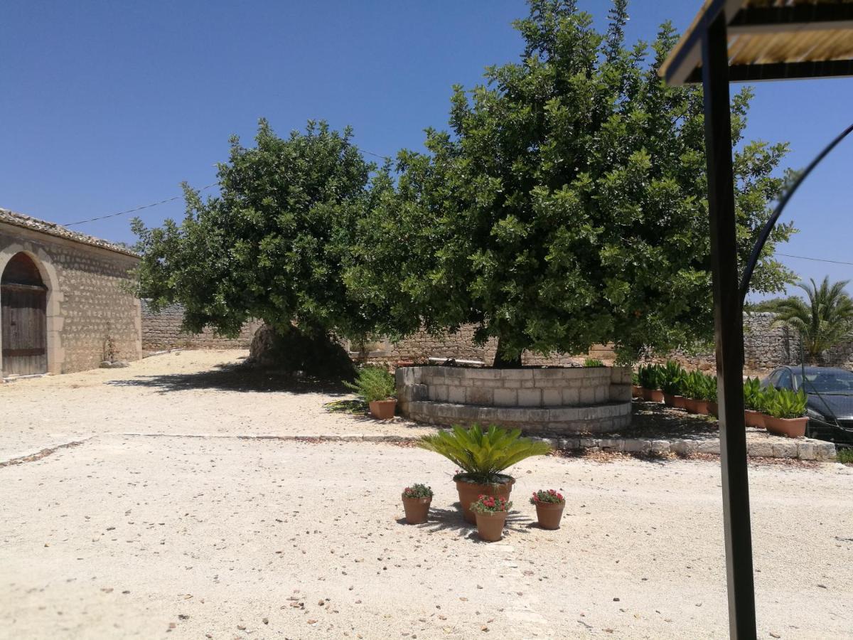 Il Baglio Di Kharrub Rural Guest House Pozzallo Buitenkant foto